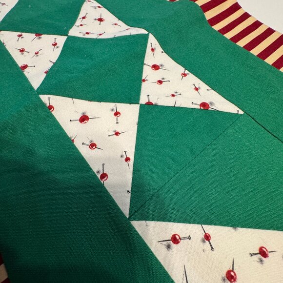 Table Linen Runner Centre Patched Work Red, Green & Cream Handmade Vintage 28 in - Picture 3 of 6